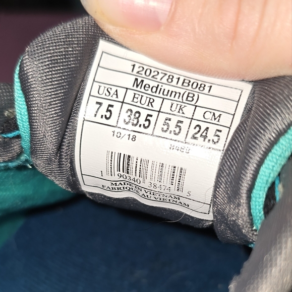 Brooks gray and turquoise shoes - Picture 4 of 4